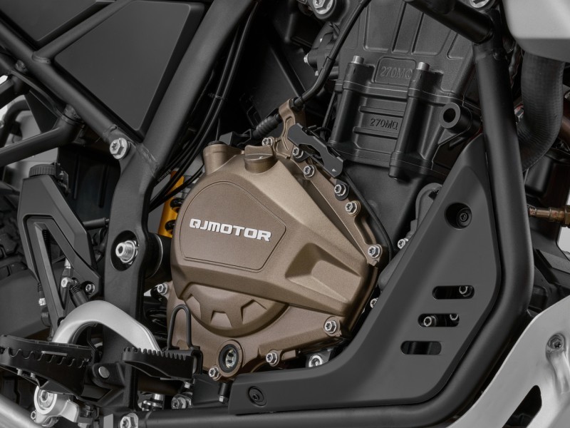 449.5cc 8V DOHC ENGINE