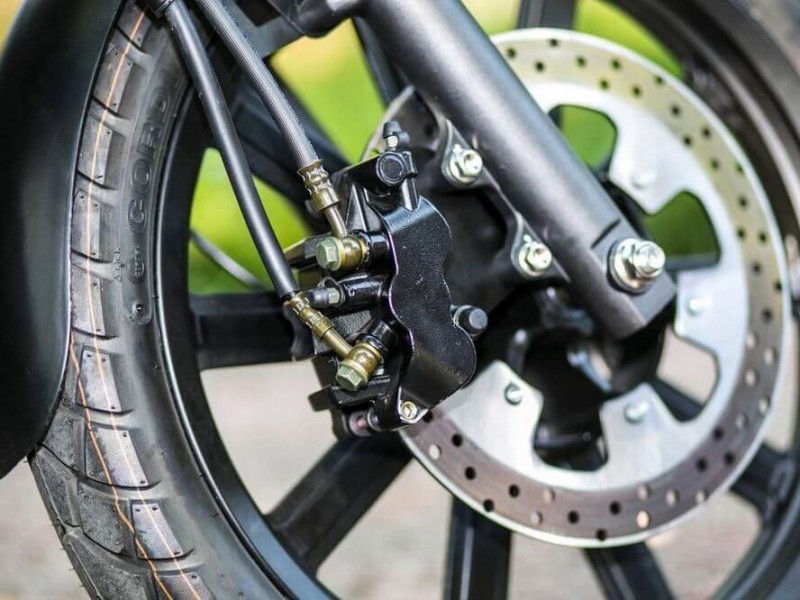 ALLOY WHEELS & HYDRAULIC BRAKES