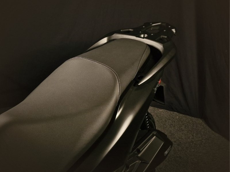 COMFORTABLE SCULPTED DUAL SEAT