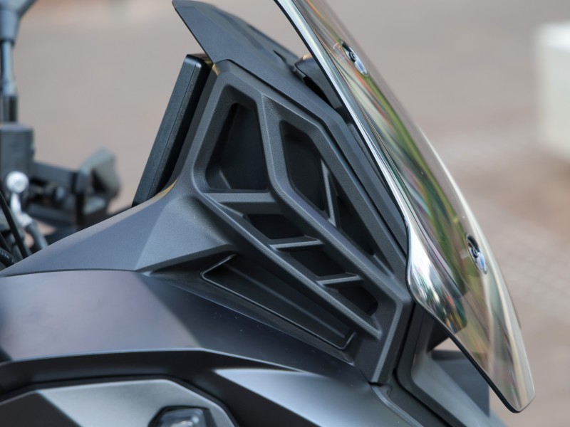 Electrically Adjustable Windscreen
