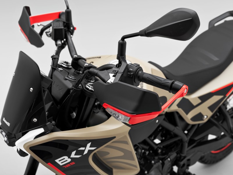 HANDGUARDS WITH INTEGRATED LED INDICATORS
