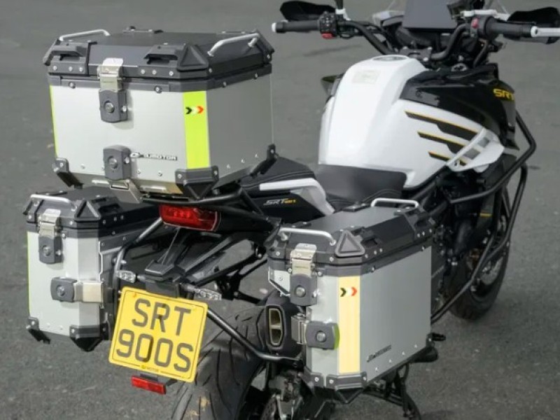 HARD LUGGAGE INCLUDED