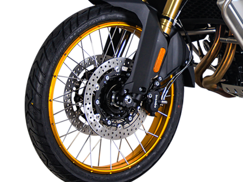Impressive Brembo braking with Bosch Cornering ABS.