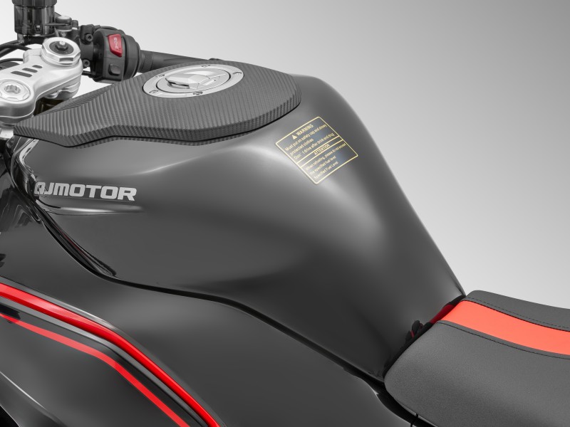 LARGE FUEL TANK
