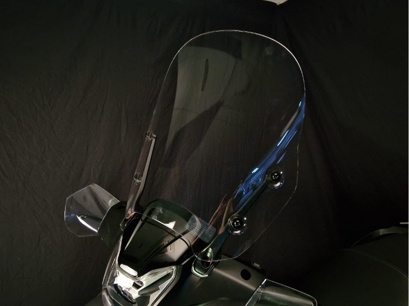 LARGE TOURING SCREEN