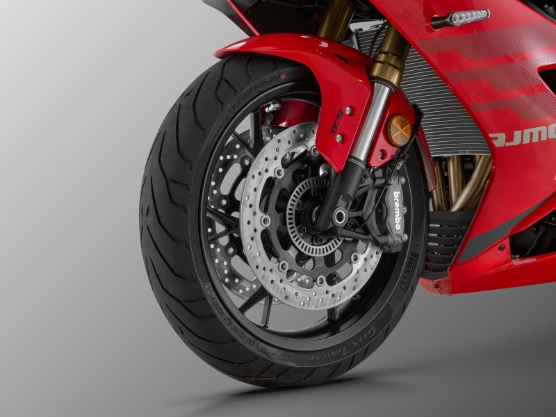 MARZOCCHI ADJUSTABLE SUSPENSION & PIRELLI TYRES