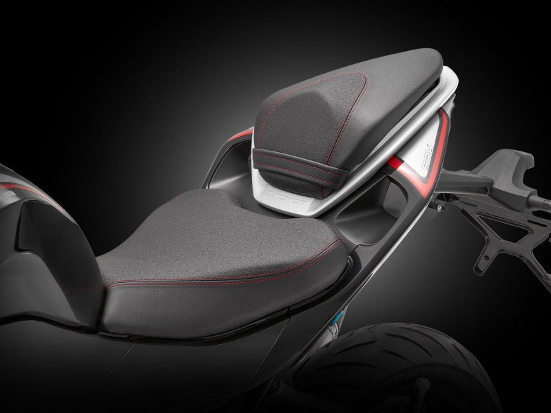 MINIMALIST DESIGN & AGGRESSIVE APPEARANCE