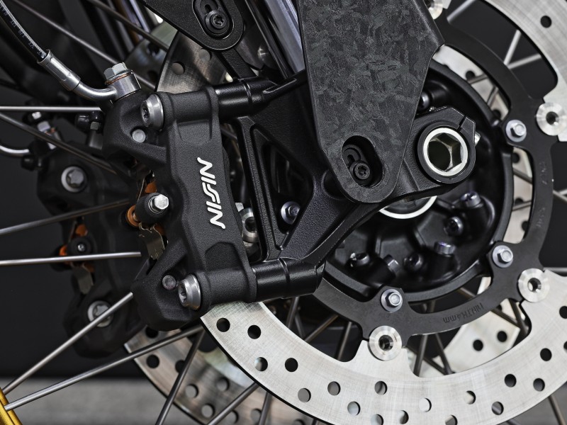 NISSIN RADIAL BRAKING WITH TUNED ABS