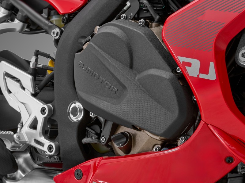 POWERFUL 16V DOHC ENGINE