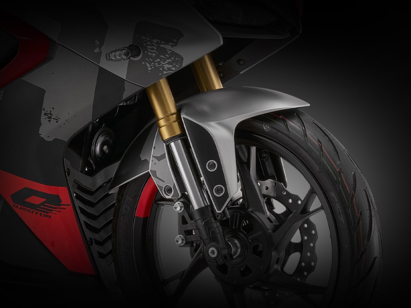 PRECISE, SPORTY HANDLING