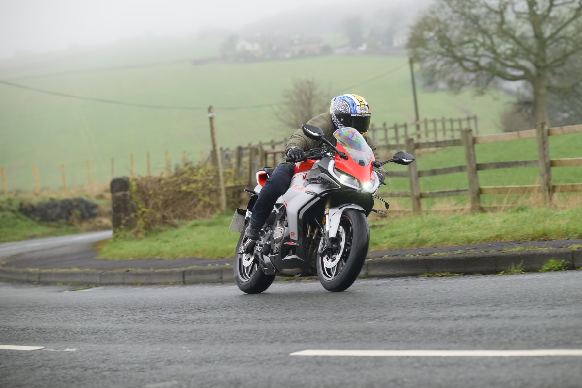 QJMotor SRK 421 RR