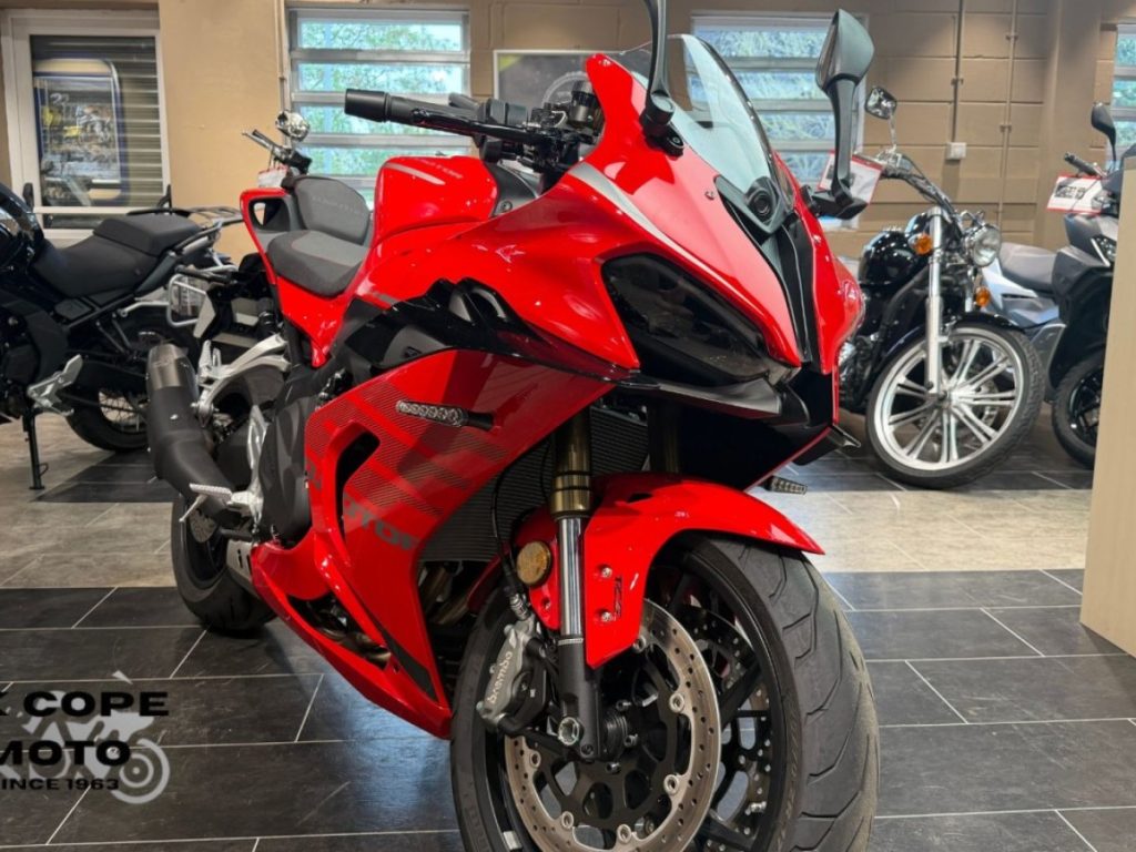 QJMOTOR SRK 800 RR