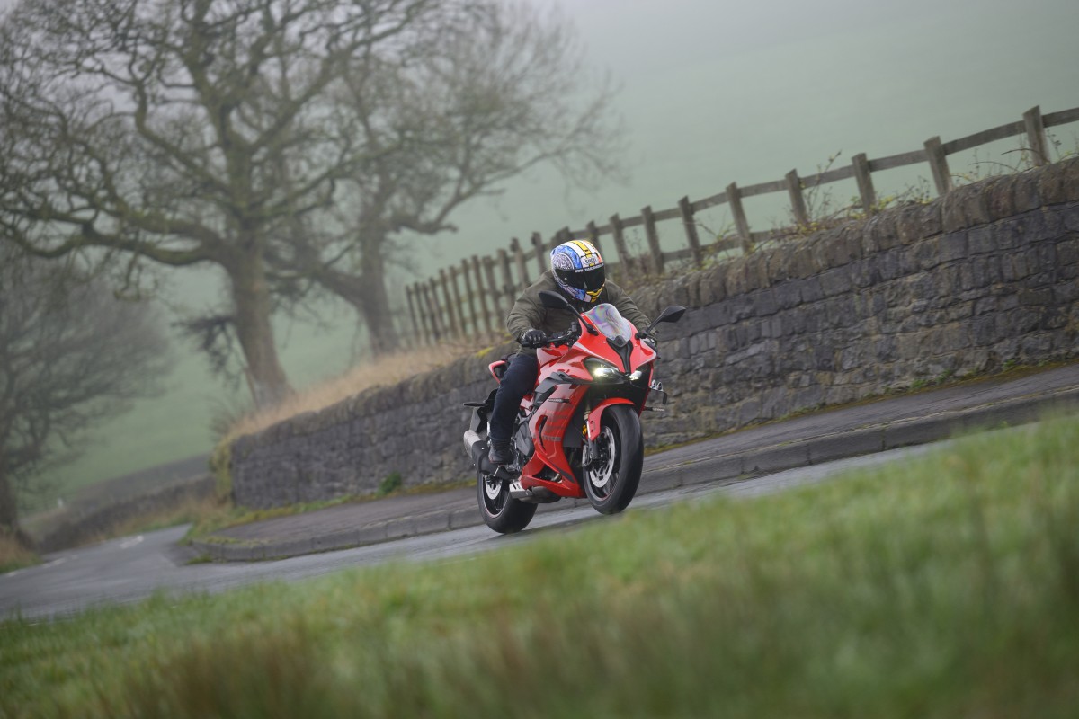 QJMotor SRK 800  RR