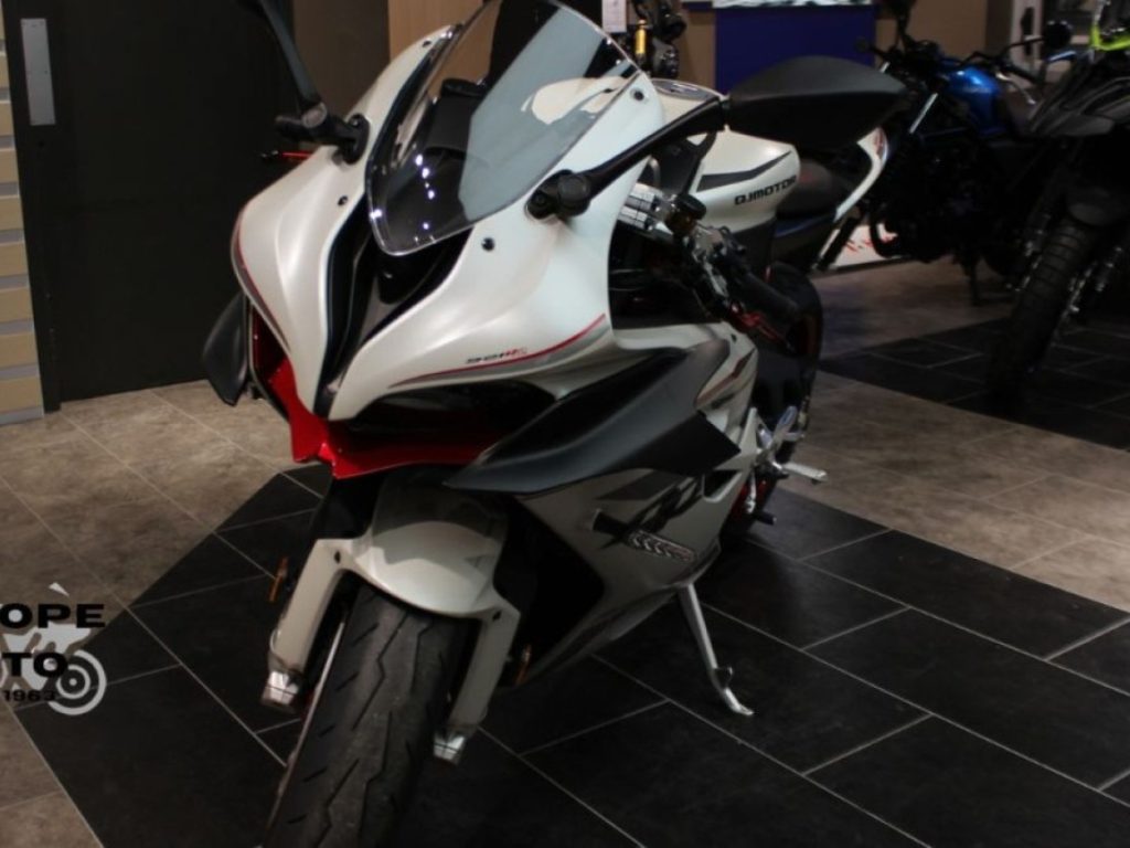 QJMOTOR SRK 921 RR