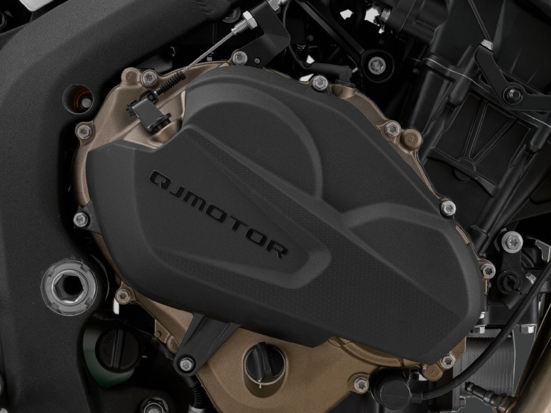 REFINED INLINE 4 CYLINDER ENGINE