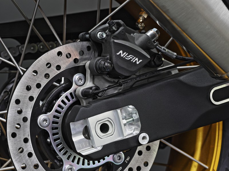 REINFORCED LIGHTWEIGHT STEEL FRAME WITH CAST ALUMINIUM SWINGARM