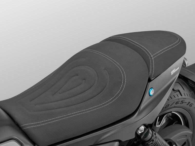 SCULPTED LOW SEAT