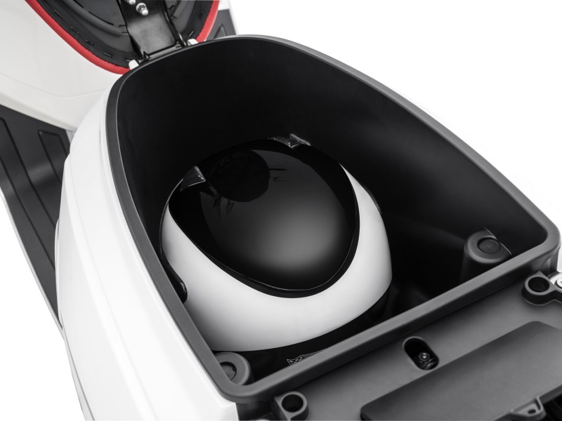 UNDERSEAT STORAGE