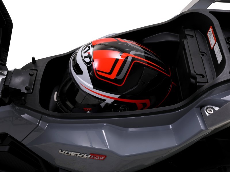 UNDERSEAT STORAGE