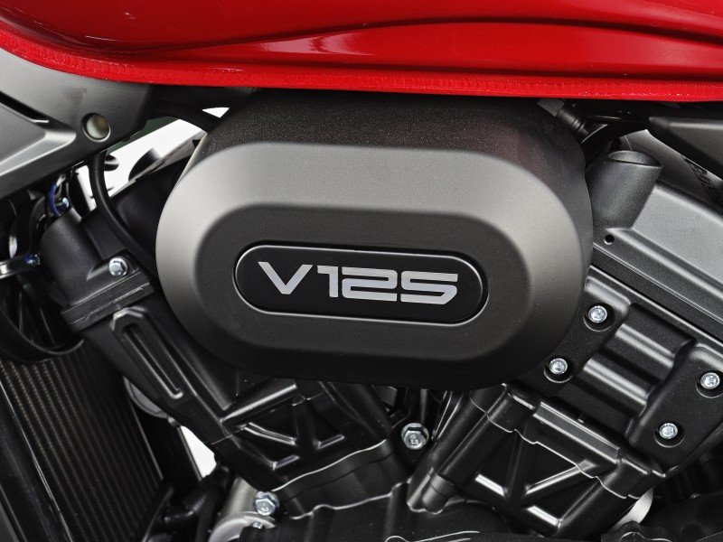 V TWIN ENGINE